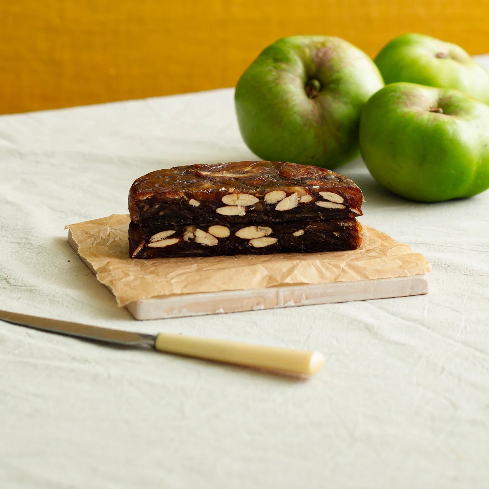 PAIARROP Date and Marcona Almond Wheel 225g